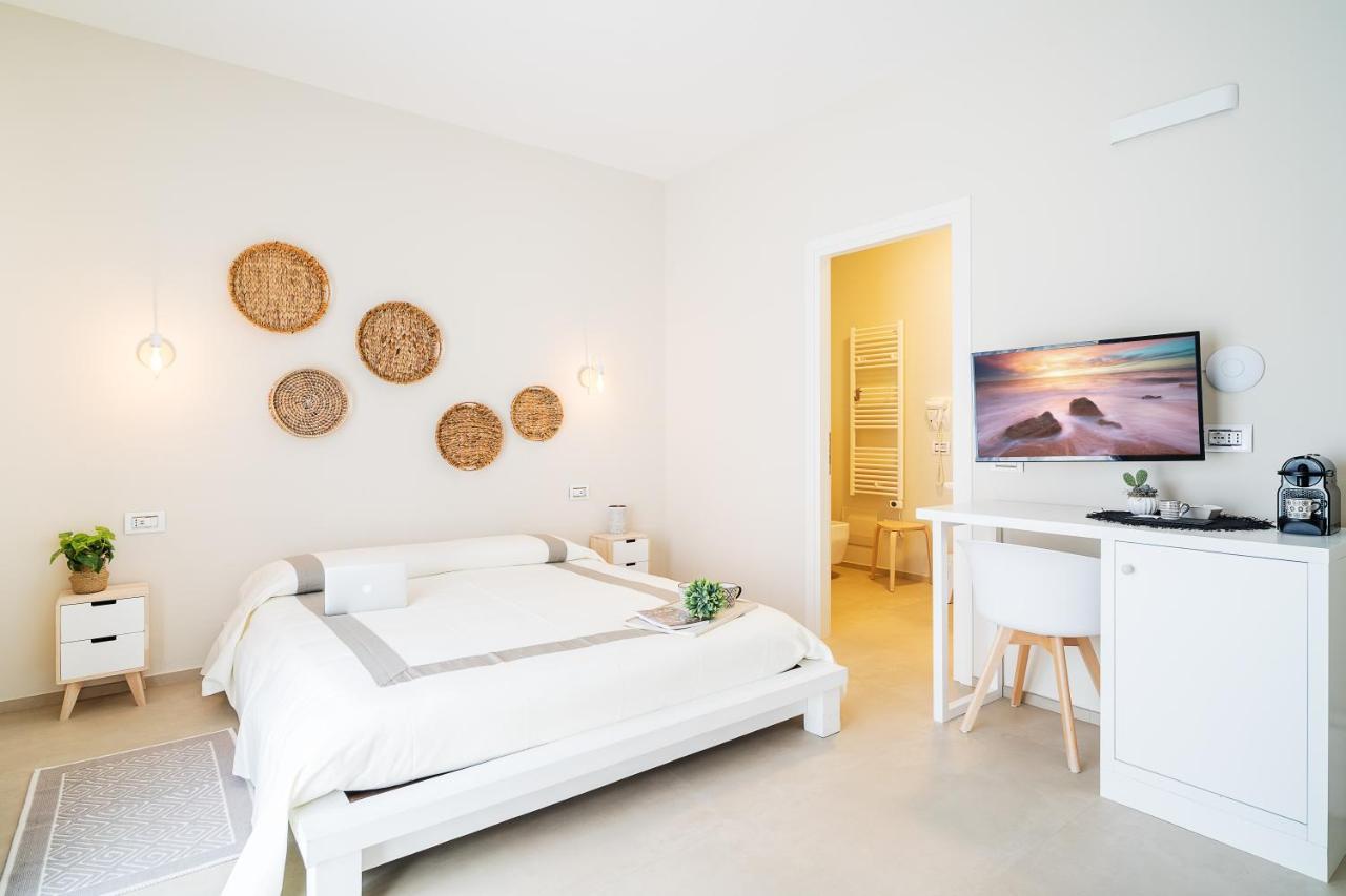 Enjoy Your Stay - Guest House - ออลเบีย ภายนอก รูปภาพ