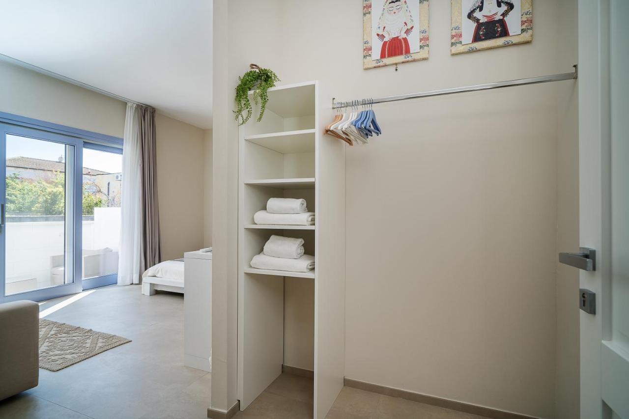 Enjoy Your Stay - Guest House - ออลเบีย ภายนอก รูปภาพ