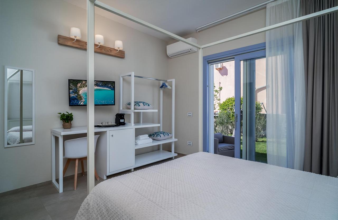 Enjoy Your Stay - Guest House - ออลเบีย ภายนอก รูปภาพ
